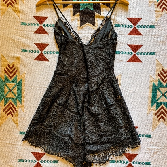 Lace fringe romper - Picture 2 of 2